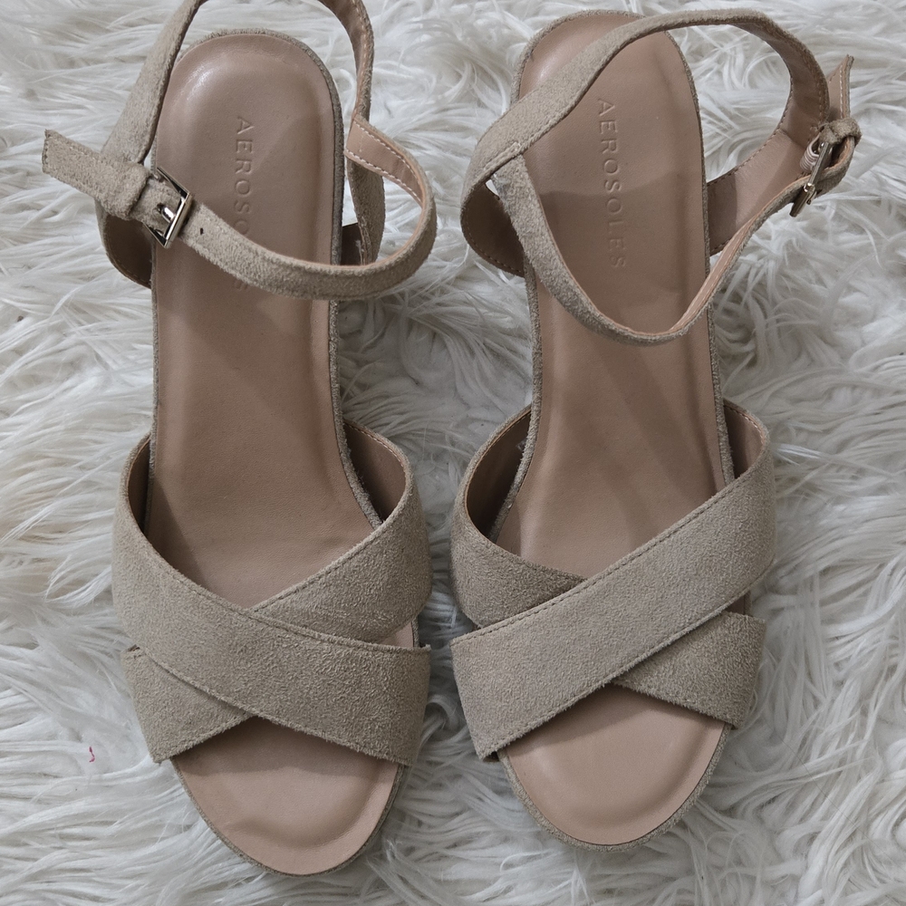 AEROSOLES Beige Cross-Strap Sandals